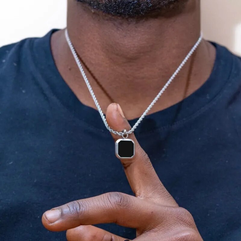 Conjunto de 2 peças de colares Vnox para homens, pingente quadrado geométrico com caixa de corda de 55 cm, corrente cubana, colar de aço com corrente de pérola simulada