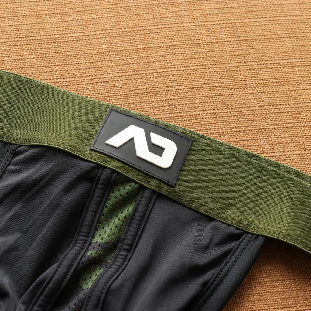 A cinta esportiva mais confortável com uma bolsa para abraçar bolas!