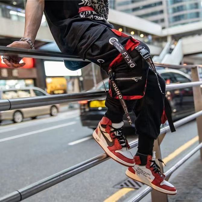 Clássico streetwear hip hop joggers homens carta fitas calças de carga bolsos trilha tático casual masculino moletom kz99
