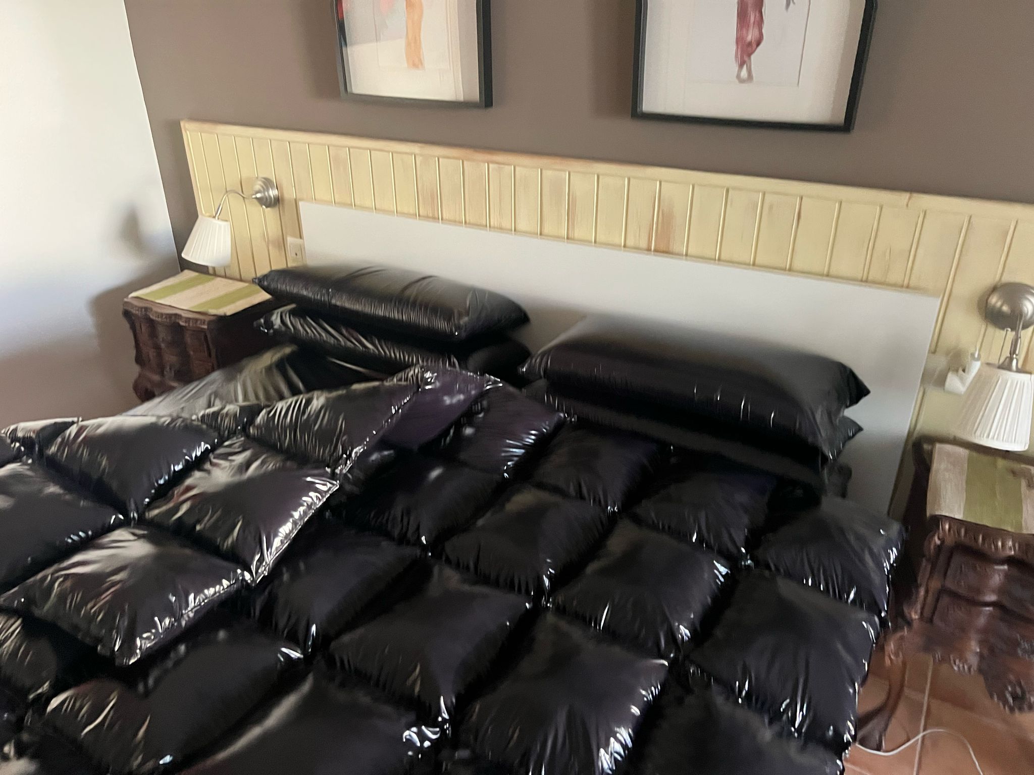Glossy Nylon Bedding Set